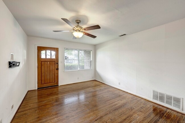 Building Photo - 4722 Carleen Rd