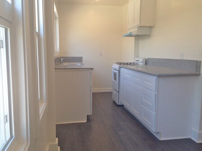 Building Photo - 1113 E Orange Grove Blvd