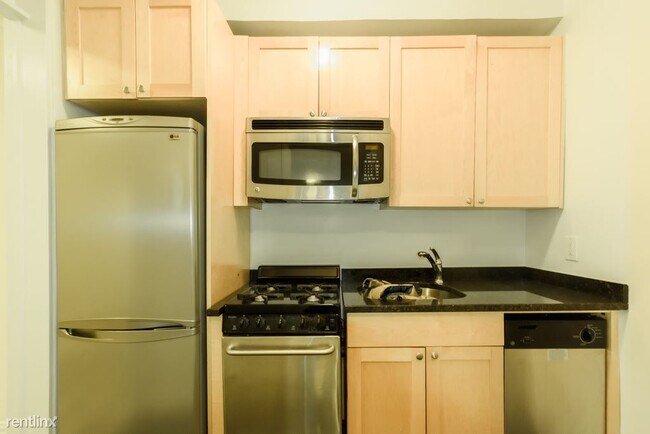 Building Photo - 1 br, 1 bath House - 17 E 67th St 3CB