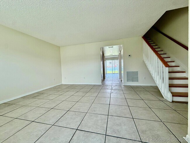 Foto del edificio - 343 Gulfstream Rd