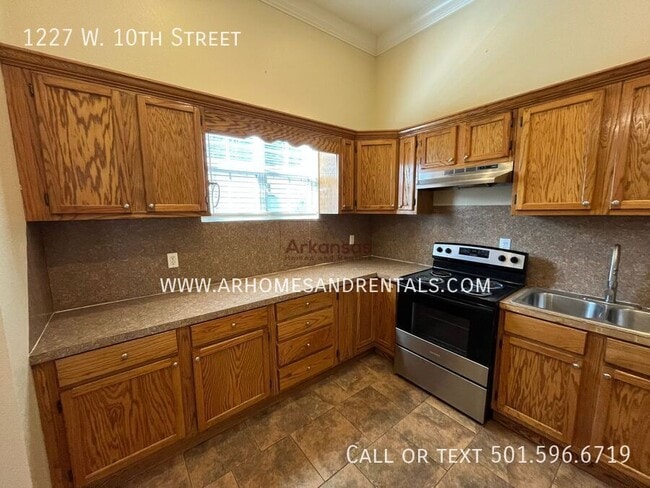 Foto del edificio - 1227 W 10th St