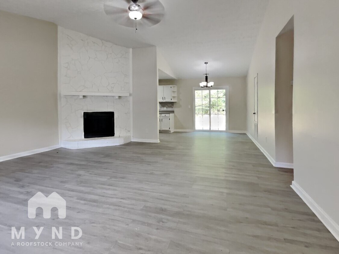 Foto principal - 5890 Homestead Cir