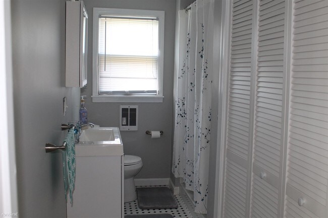 Building Photo - 2 br, 1 bath House - Winter Rental