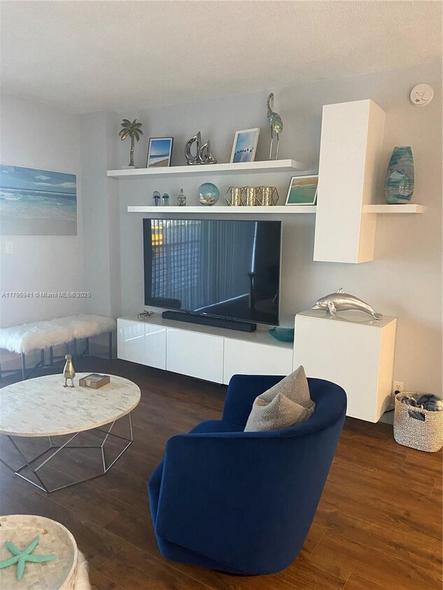 Foto principal - 2900 NE 30th St