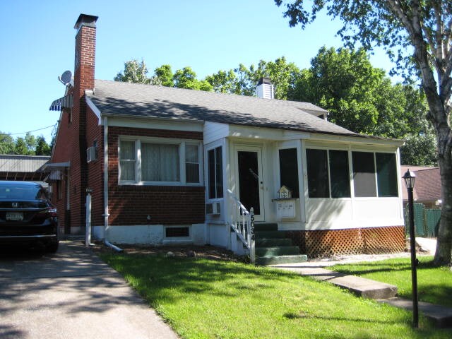 Primary Photo - 5034 Utah Ave