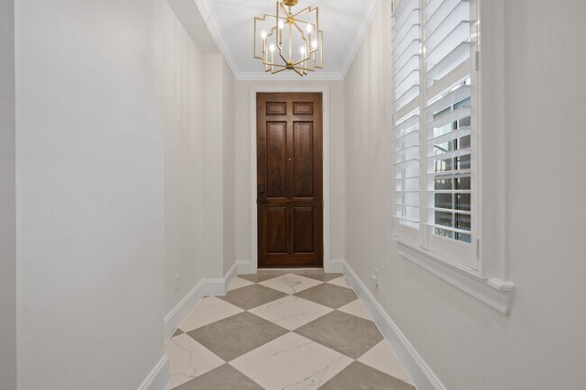 Foto del edificio - 1918 Greenwich Terrace Dr