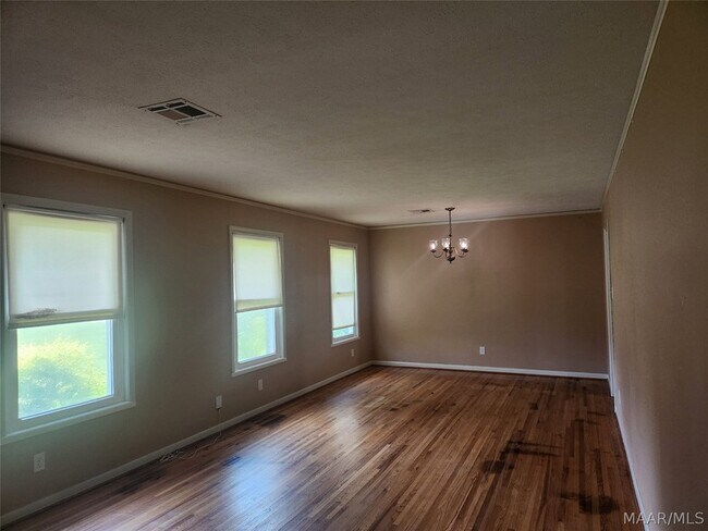 Foto del edificio - 1203 Oates Rd