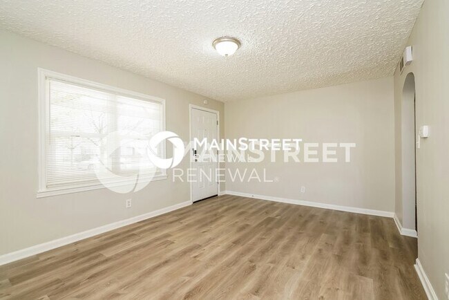 Building Photo - 2 Bedroom Pet-Friendly Home in Indianapolis, IN with Main Street Renewal