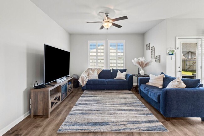 Foto del edificio - 294 Windsor Woods Dr