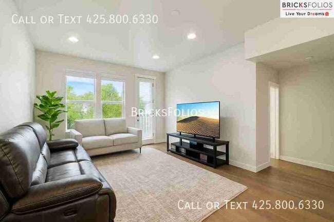 Building Photo - 13717 Admiralty Way