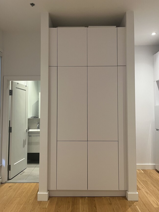 Building Photo - 3455 Rue Aylmer