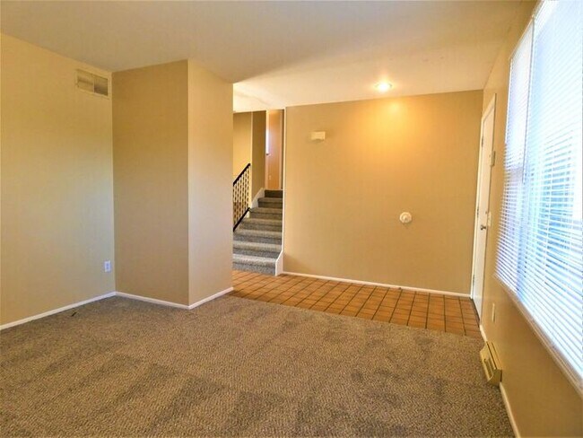 Building Photo - 3 BD/2 BA DUPLEX NEXT TO MCCONNELL