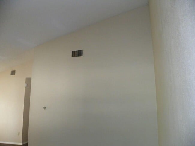 Building Photo - 9706 Eastwend Dr
