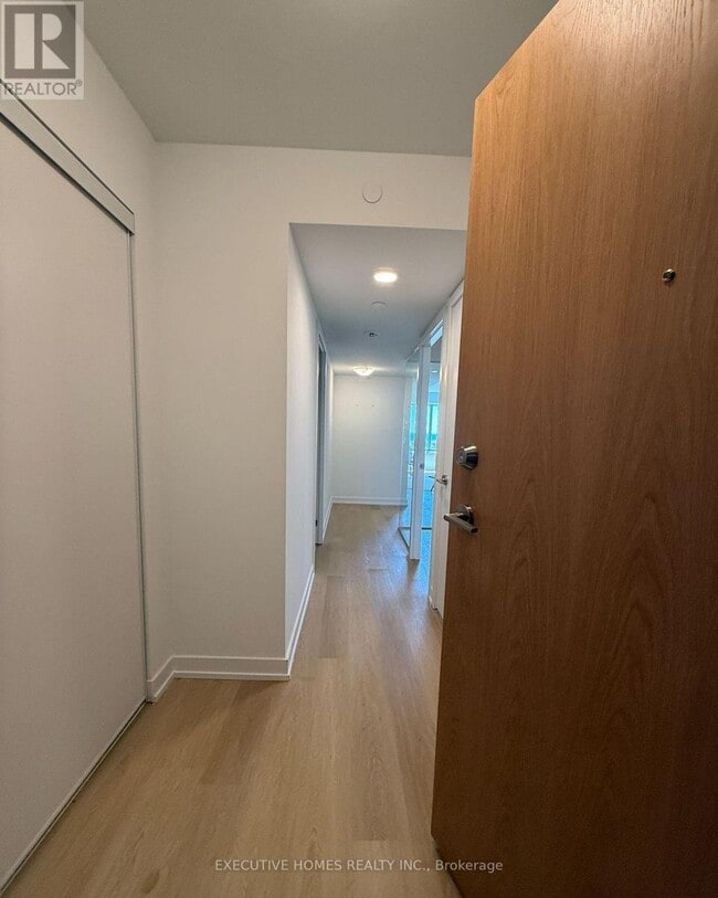 Photo du bâtiment - 1435 Celebration Dr