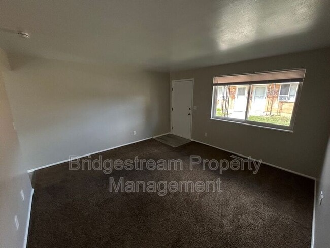 Building Photo - 4926 Leeper St