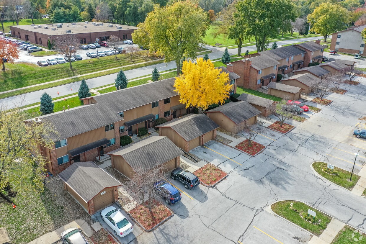 Aerial Photo - Country Club Village Townhomes