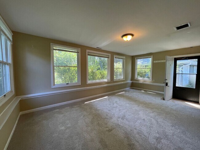 Foto del edificio - 1 Bedroom 1 Bath Unit in Grayslake!