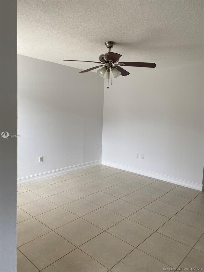 Building Photo - 12235 SW 17th Ln  106-Q Miami Fl 33175