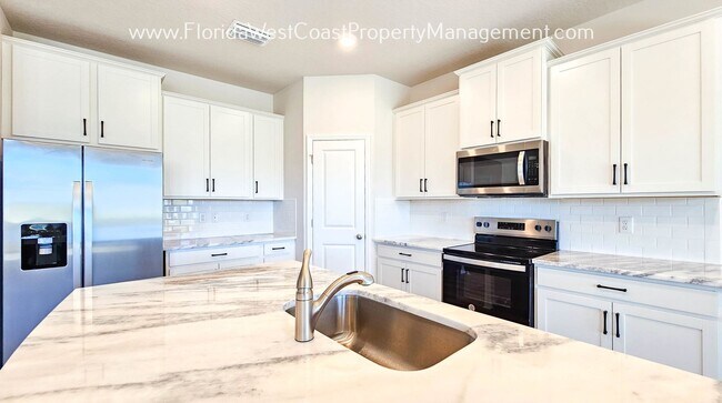 Foto del edificio - BRAND NEW! 4 BEDROOMS PLUS FLEX AND OFFICE...