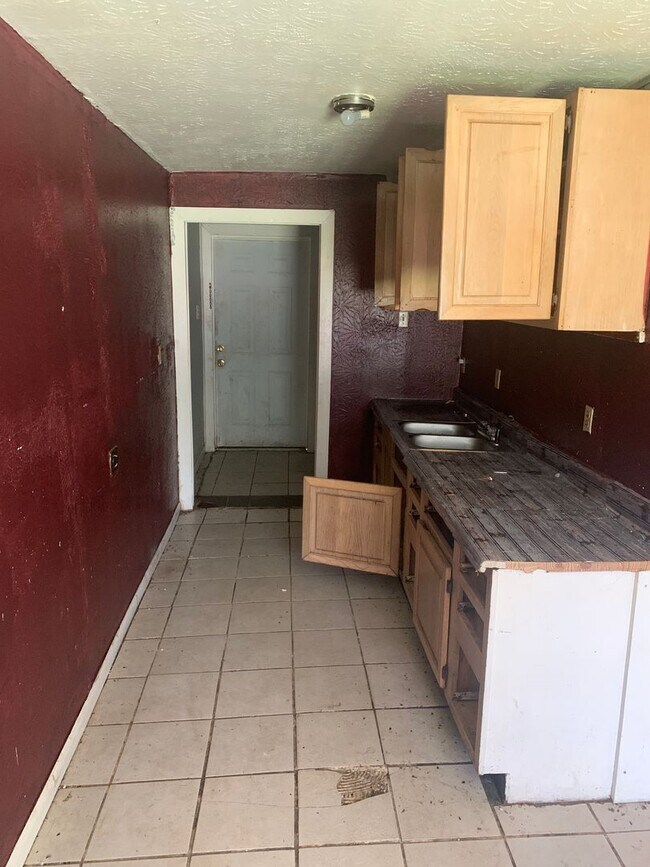 Foto del edificio - 1702 Malcolm St