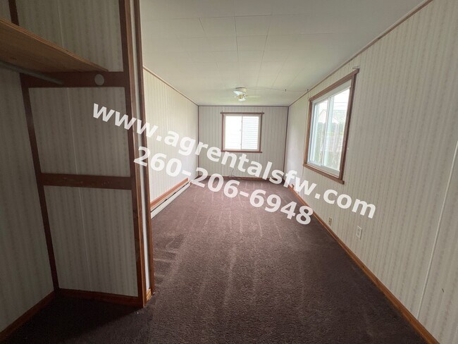 Building Photo - 2 Bedroom House