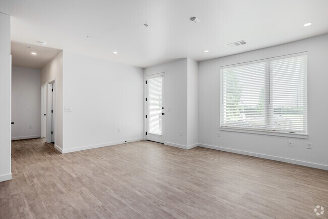 2 habitaciones, 2 baños - 995 pies cuadrados - B8 - Sala de estar - The Lindy