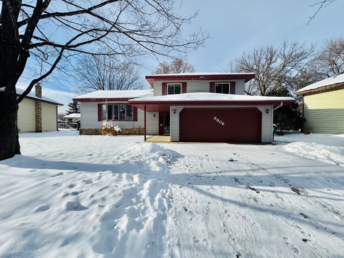 Primary Photo - "Spacious 4-Bedroom Home in Blaine with 2 Full Baths and Nearly 2,000 Sq Ft of Comfort with 2 flo...