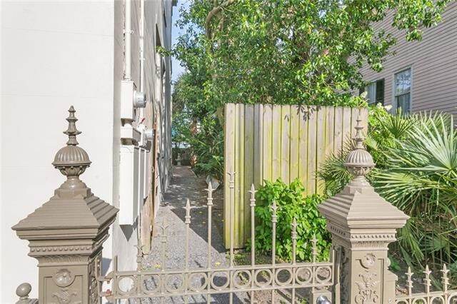 Building Photo - 1216 Camp St