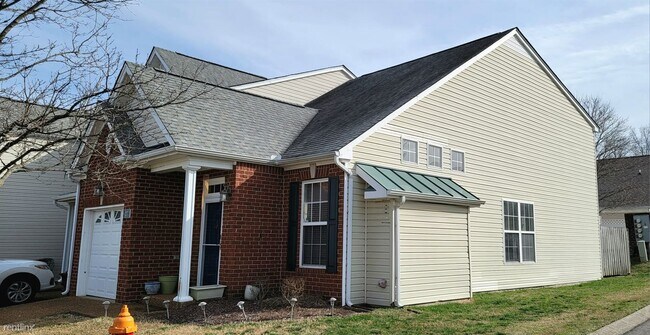 Building Photo - 2 br, 2.5 bath Townhome - 27 Fawn Creek Pass