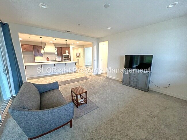 Foto del edificio - AVAILABLE AUGUST - Spacious Nipomo Home - 2 Bed + spacious den / 2 Bath
