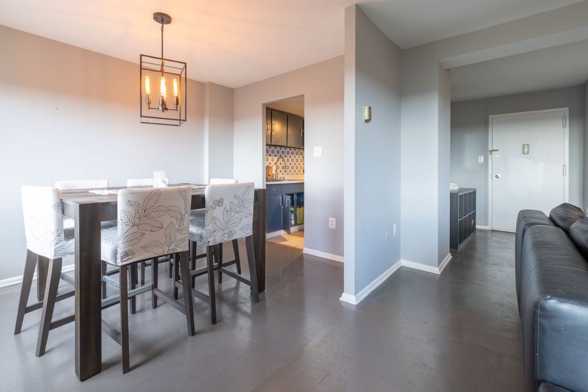 Building Photo - 1111 University Blvd W