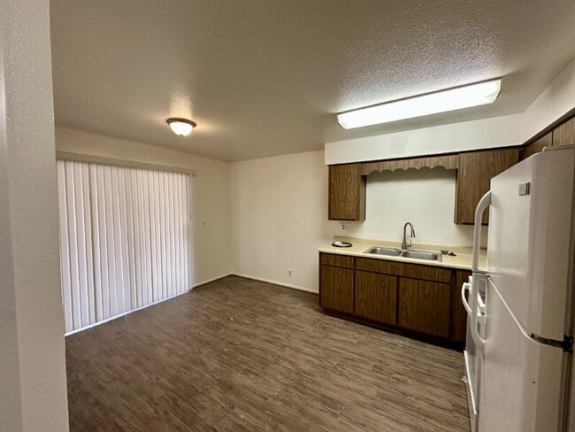 Building Photo - 6742 E Dallas St