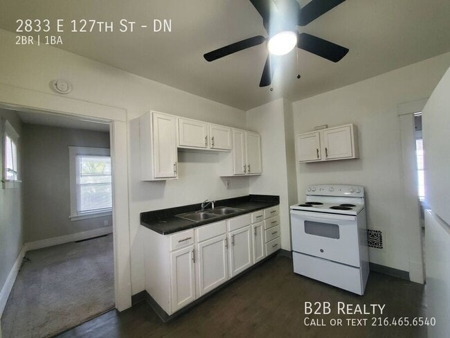 Building Photo - 2833 E 127th St