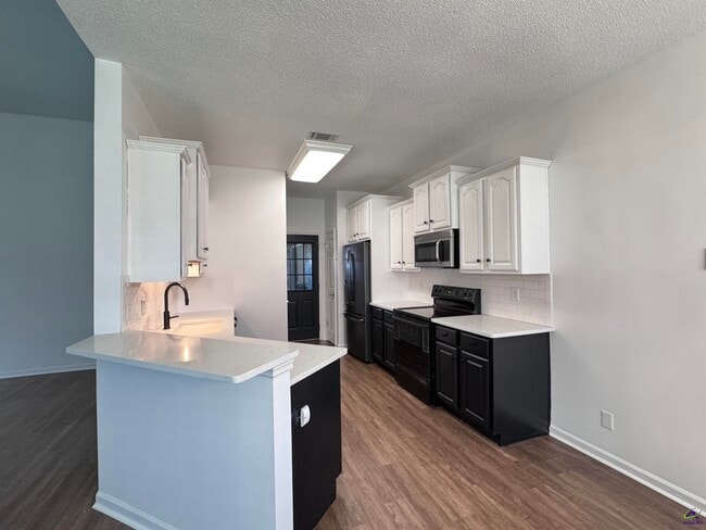 Building Photo - 104 Sir Patrick Way