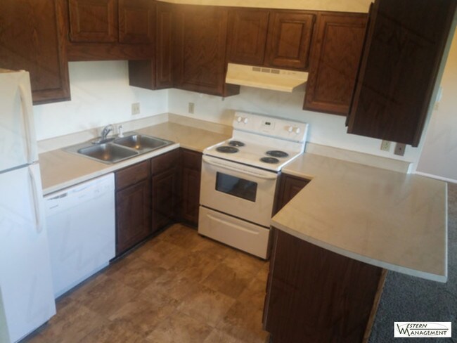 Foto del edificio - 1584 Governors Blvd