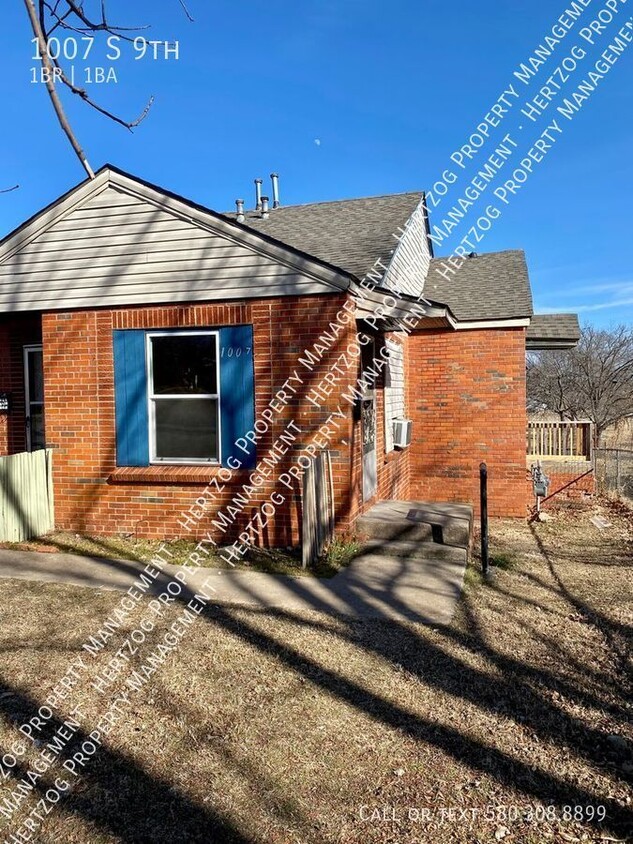 Primary Photo - Freshly updated 1 bedroom 1 bathroom duplex!