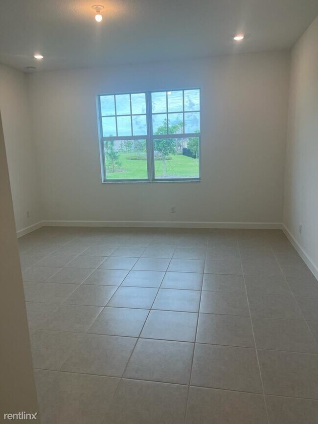 Building Photo - 3 br, 2 bath House - 1215 Tangled Orchard ...