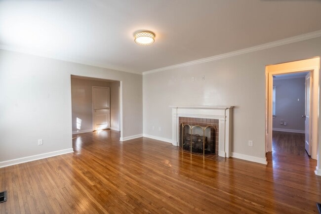 Building Photo - 1341 S Erie Ave