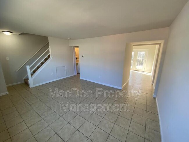 Foto del edificio - 810 Bellows Ave