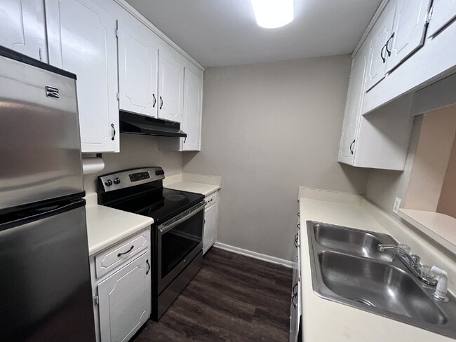 Foto del edificio - 137 Candlebrook Dr