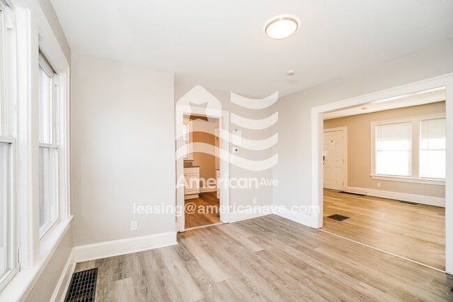 Building Photo - 367 S Wayne Ave