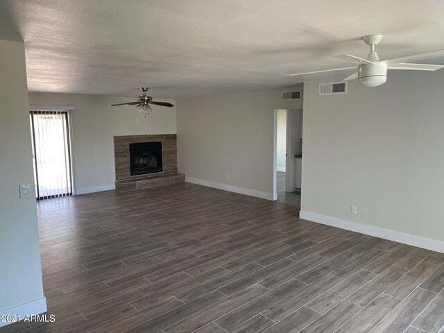 Foto del edificio - Beautiful Upgraded Home available Now