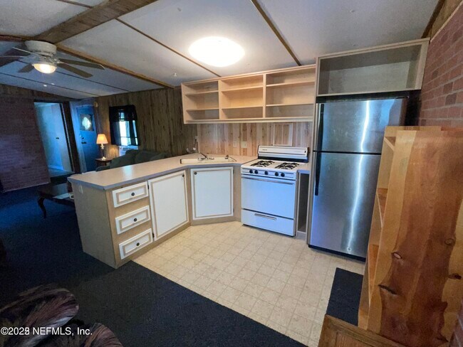 Foto del edificio - 205 Lakeview Ct