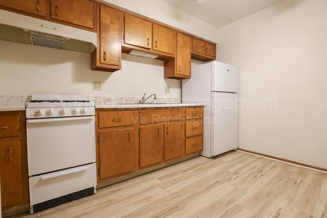 Foto del edificio - 5828 Erskine St