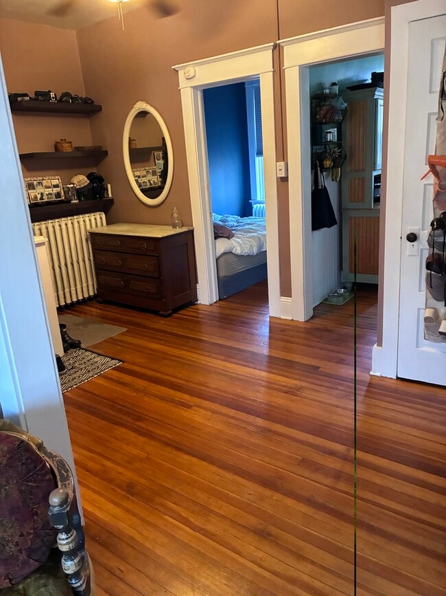 foyer/entry way - 31 Spring St