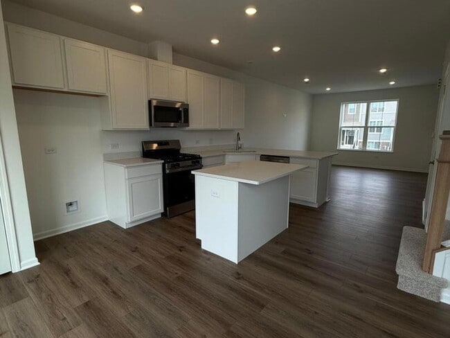 Foto del edificio - 14934 Dyer Ln