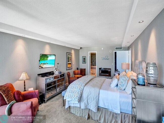 Foto del edificio - 1360 S Ocean Blvd