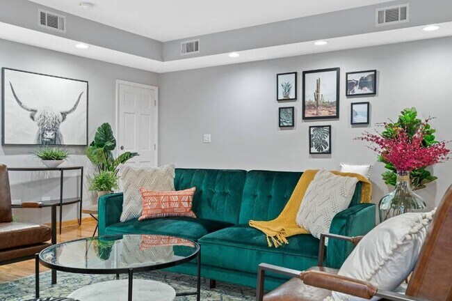 Foto del edificio - 1450 W Webster Ave