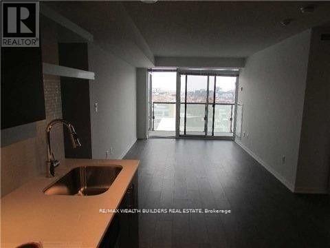 Photo du bâtiment - 400 Adelaide St E