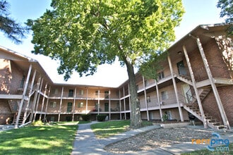 Building Photo - 4828 Meredeth St